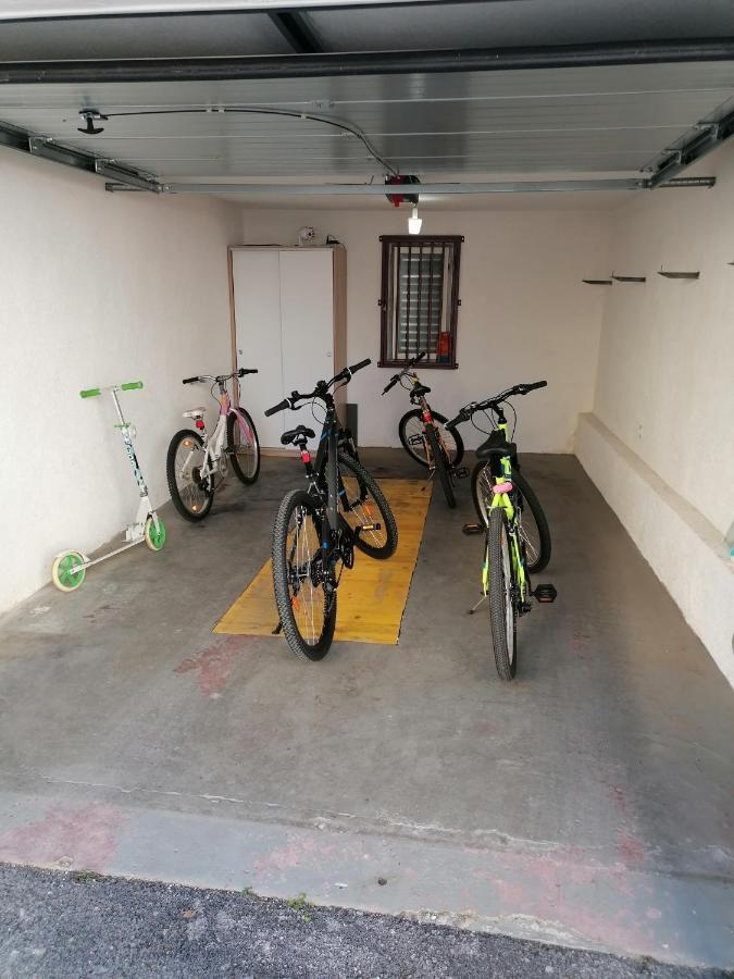 Apartman Lana In City Centre With Garage ザダル エクステリア 写真