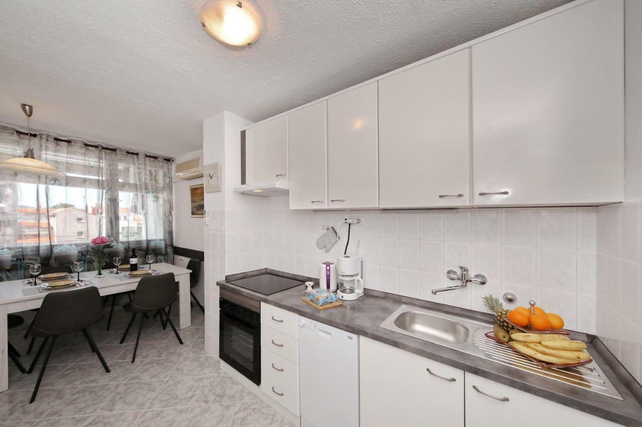 Apartman Lana In City Centre With Garage ザダル エクステリア 写真