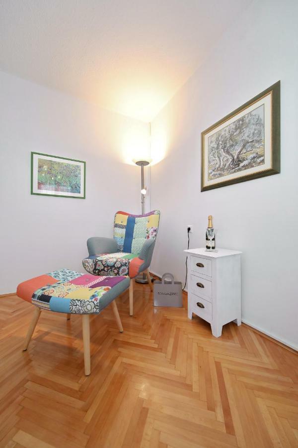 Apartman Lana In City Centre With Garage ザダル エクステリア 写真