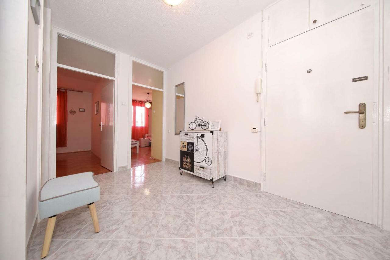 Apartman Lana In City Centre With Garage ザダル エクステリア 写真